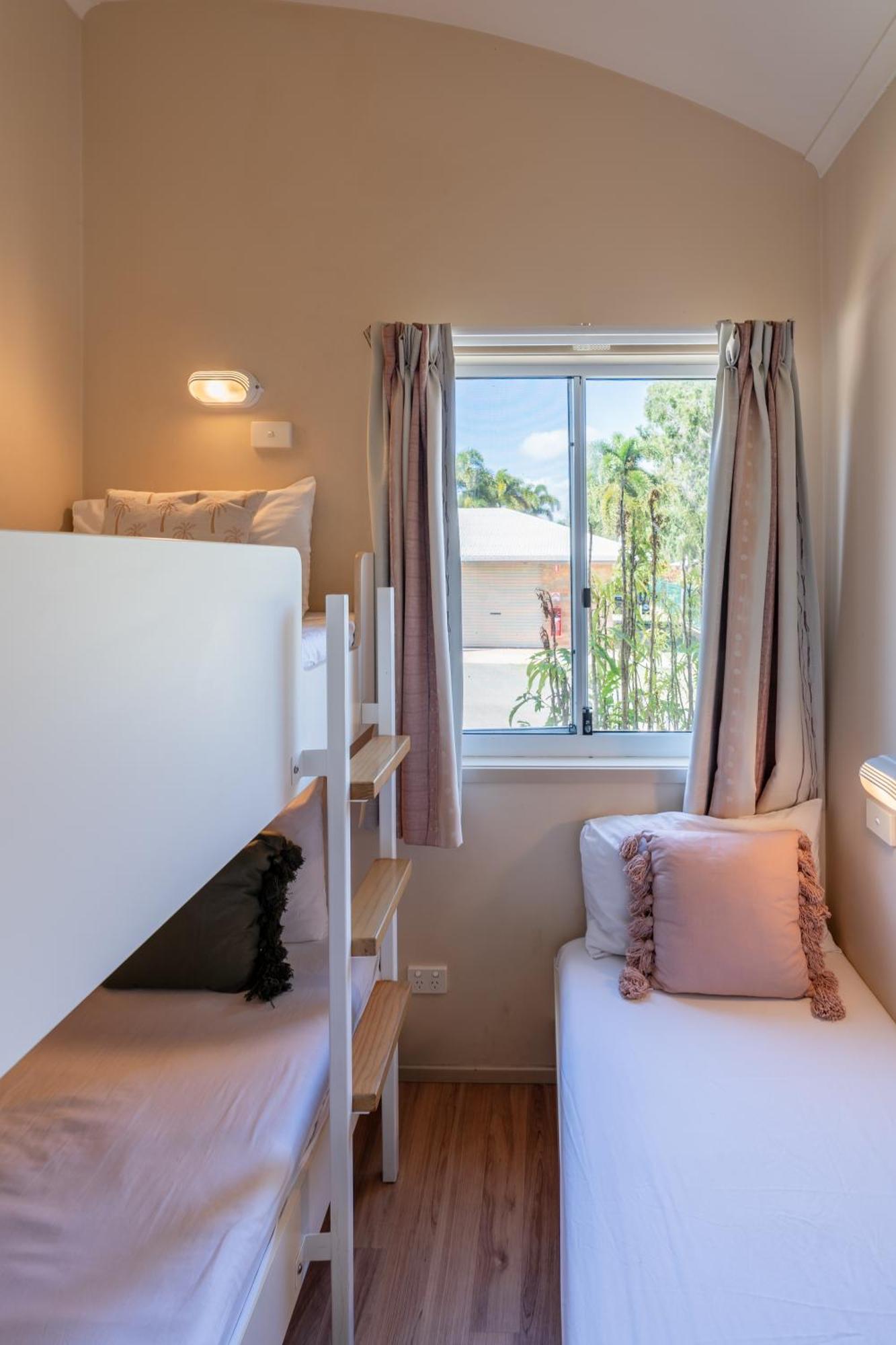 Tasman Holiday Parks - Rollingstone Holiday park